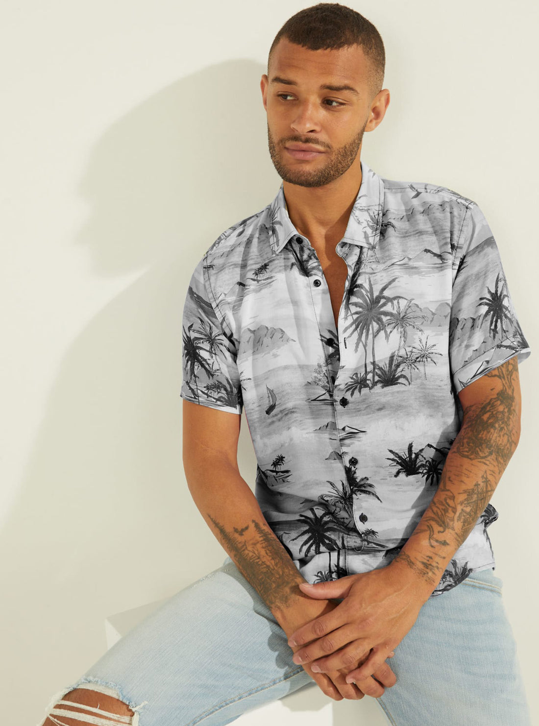 GUESS Mens Eco Black & White  Distant Shores Shirt M0YH18RD4Z0 Front View