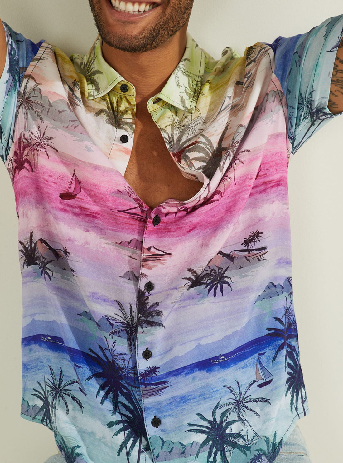 GUESS Mens Eco Multicoloured Distant Shores Shirt M0YH18RD4Z0 Detail View