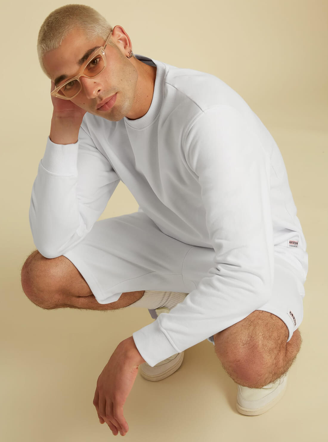 GUESS Mens GUESS Originals White Kit Crewneck Pullover MBYQ00RA1B2 Full View