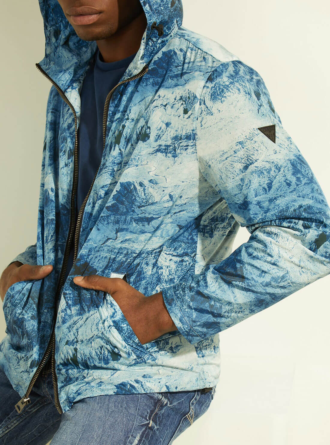 GUESS Mens Blue Cali Mountain Print Woven Jacket M2GL22WEL80 Detail View