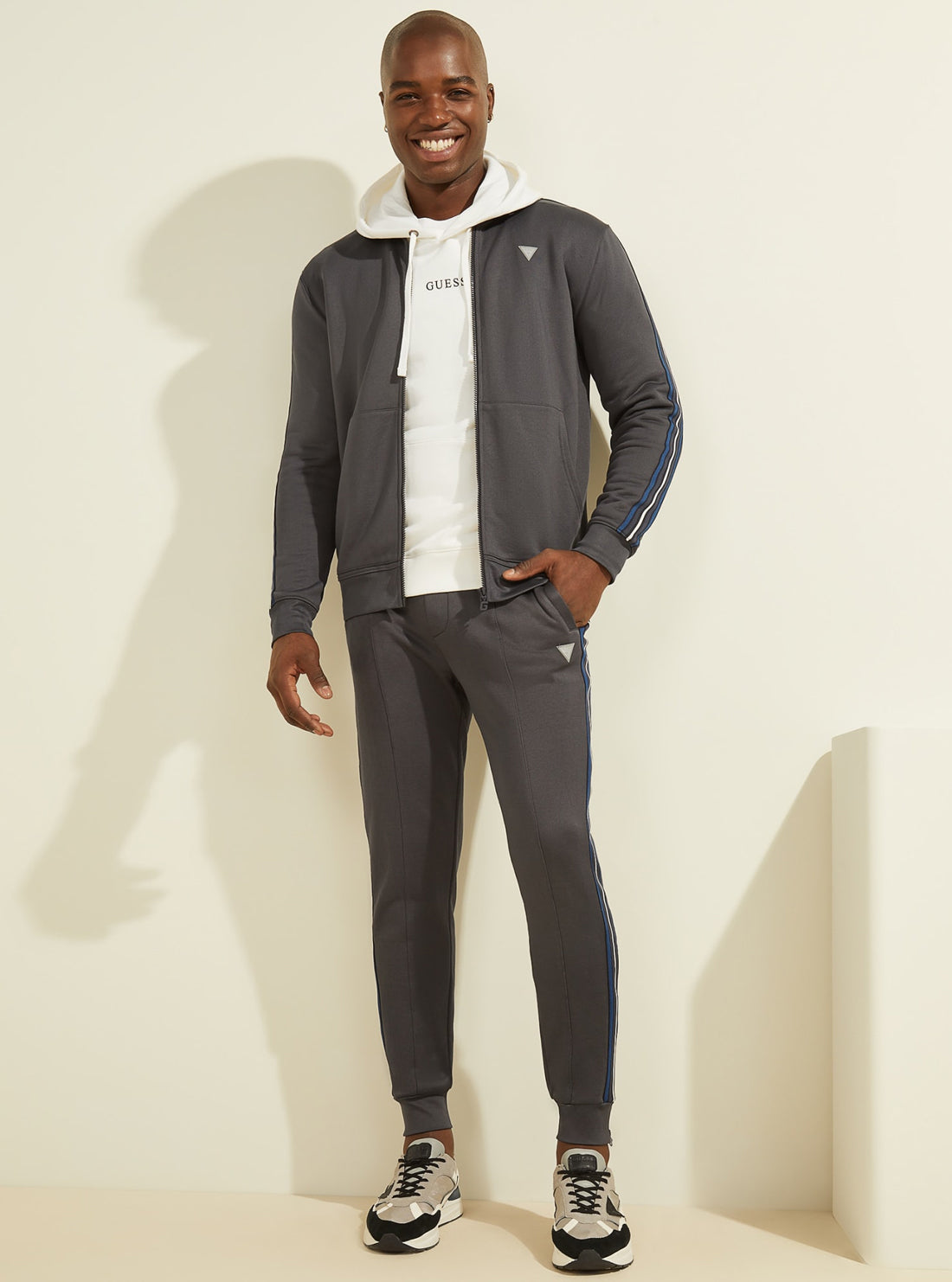 GUESS Mens Grey Jeremy Active Trackpants Z2RB00K7EX0 Full View