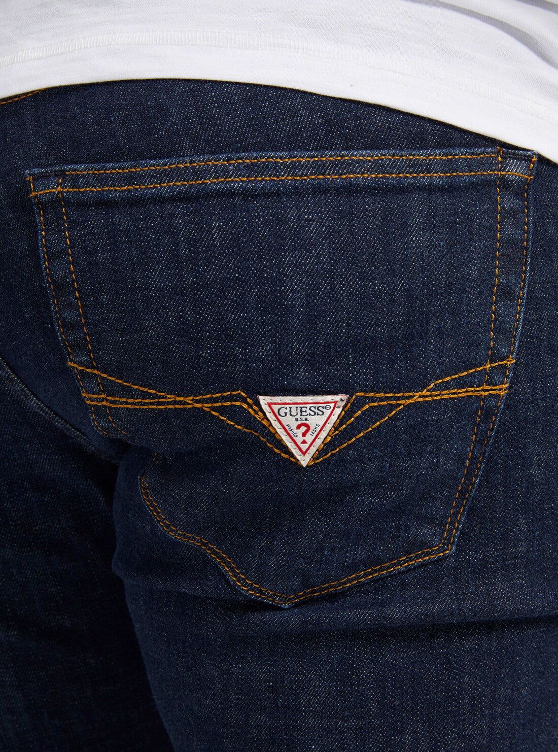 GUESS Mens Mid-Rise Slim Fit Tapered Leg Denim Jeans in Dakota Wash M2RAS2D4G22 Model Close View