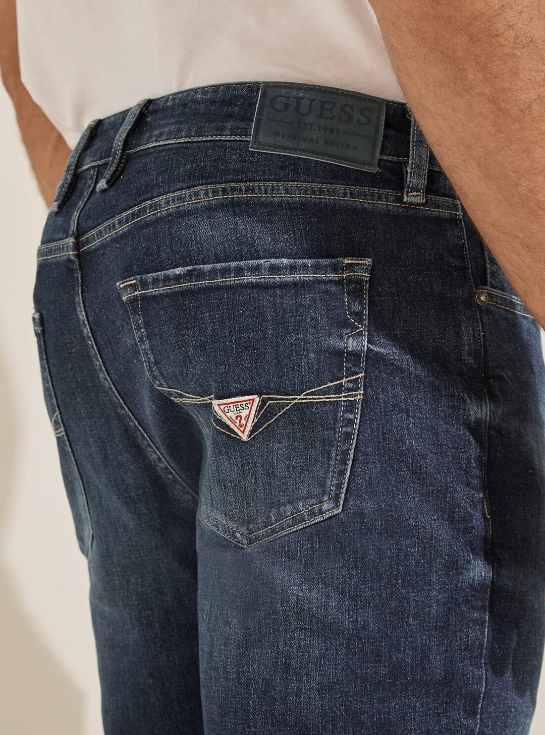 GUESS Mens Mid Rise Slim Straight Leg Drake Denim Jeans in Samurai Wash M2RA37D4EX5 Model Close View