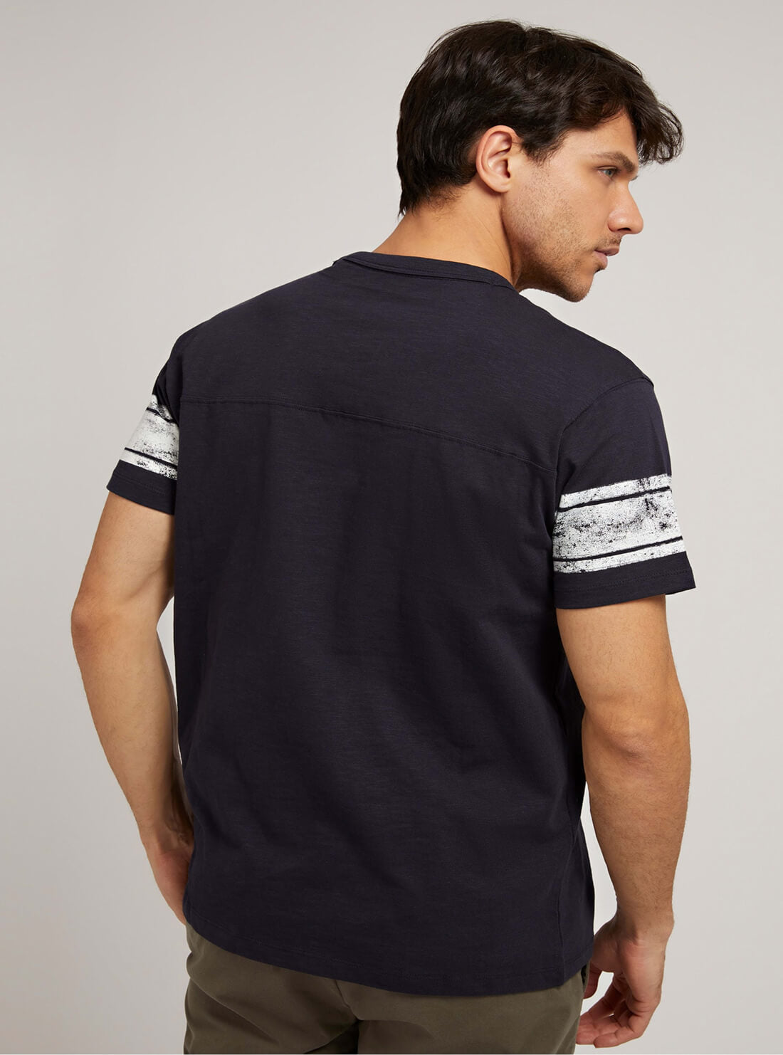 GUESS Mens Smart Blue Quarter Logo T-Shirt M2RI00KAZA0 Back View