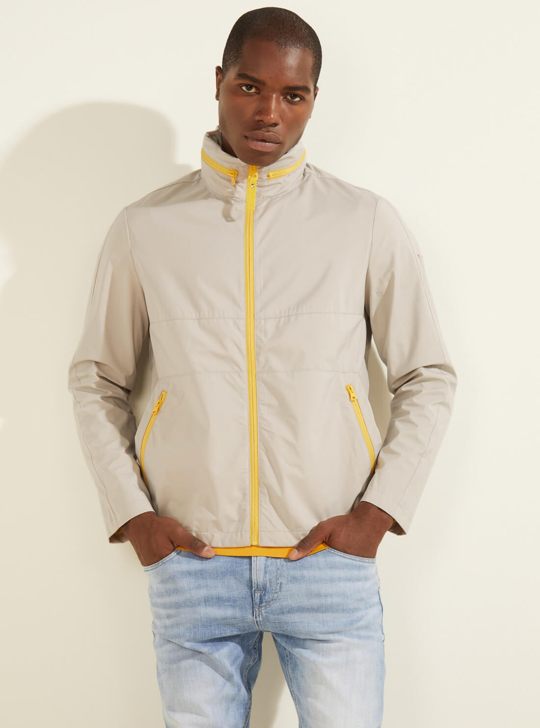 GUESS Mens  Taupe Lewis Active Windbreaker Jacket Z2RL03WO073 Zipped Front View