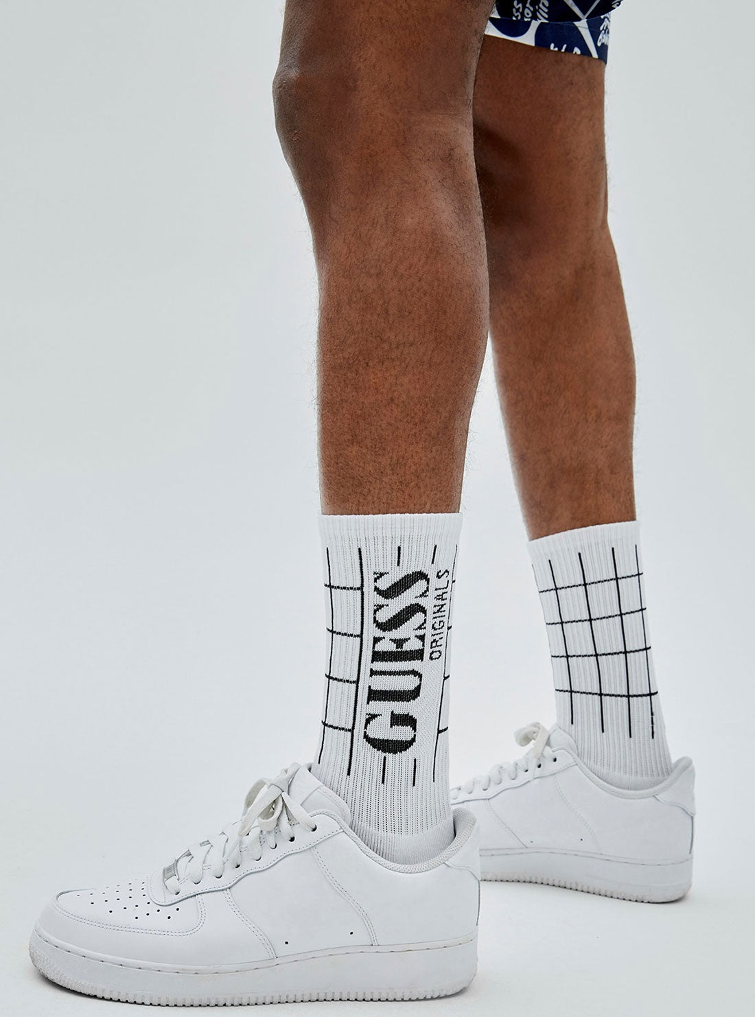 GUESS Mens GUESS Originals White Grid Socks M2GZ03K9WJ1 Model View