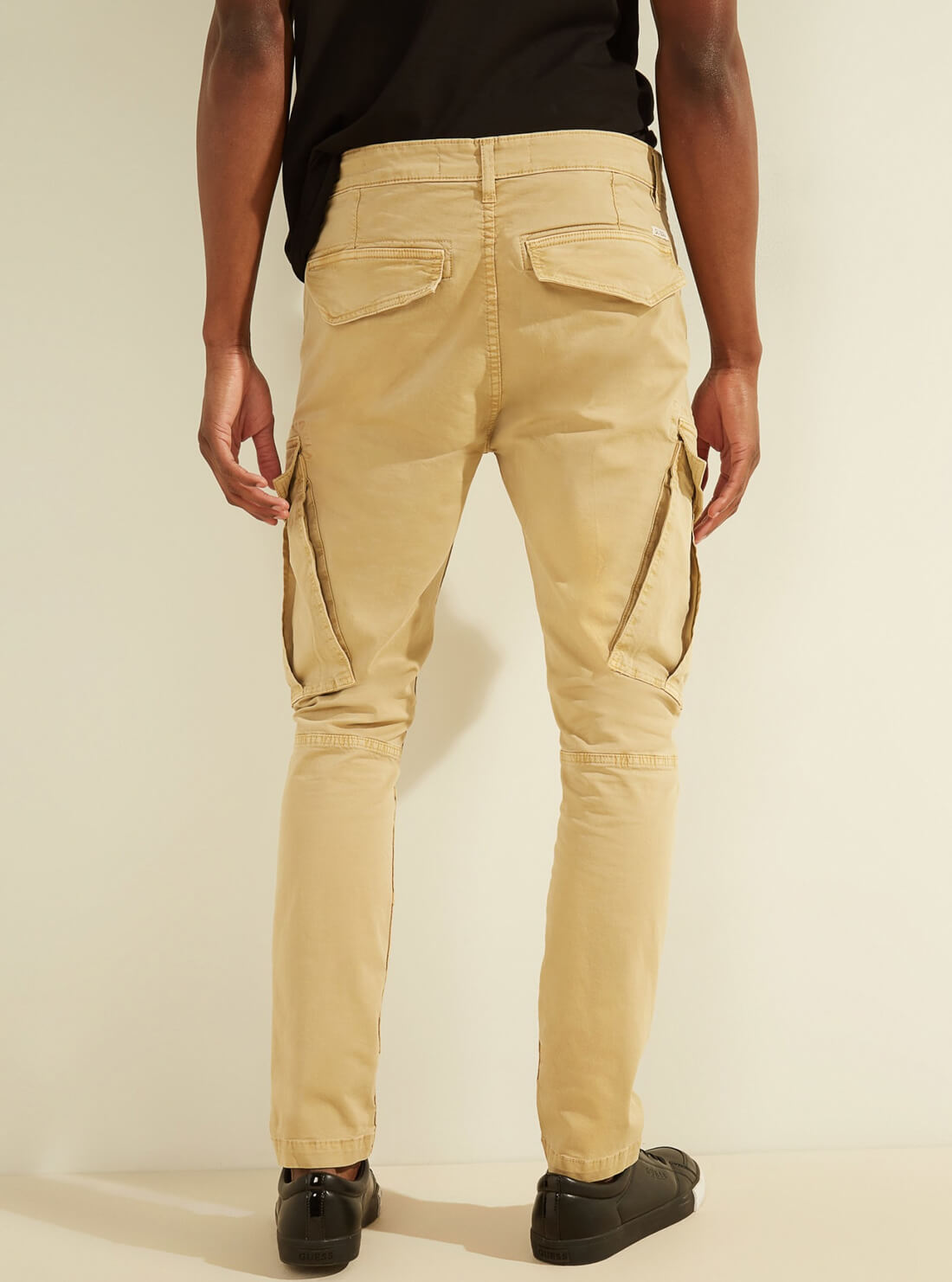 GUESS Mens Desert Tan Mid-Rise Lonita Twill Cargo Pants M0GB48RCNZ0 Back View