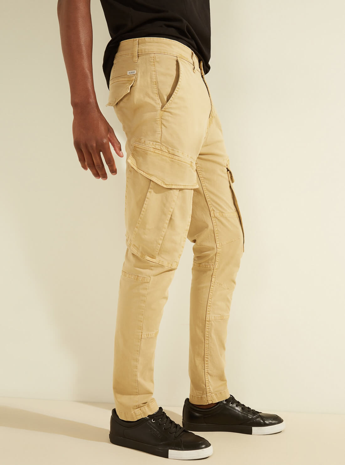 GUESS Mens Desert Tan Mid-Rise Lonita Twill Cargo Pants M0GB48RCNZ0 Side View