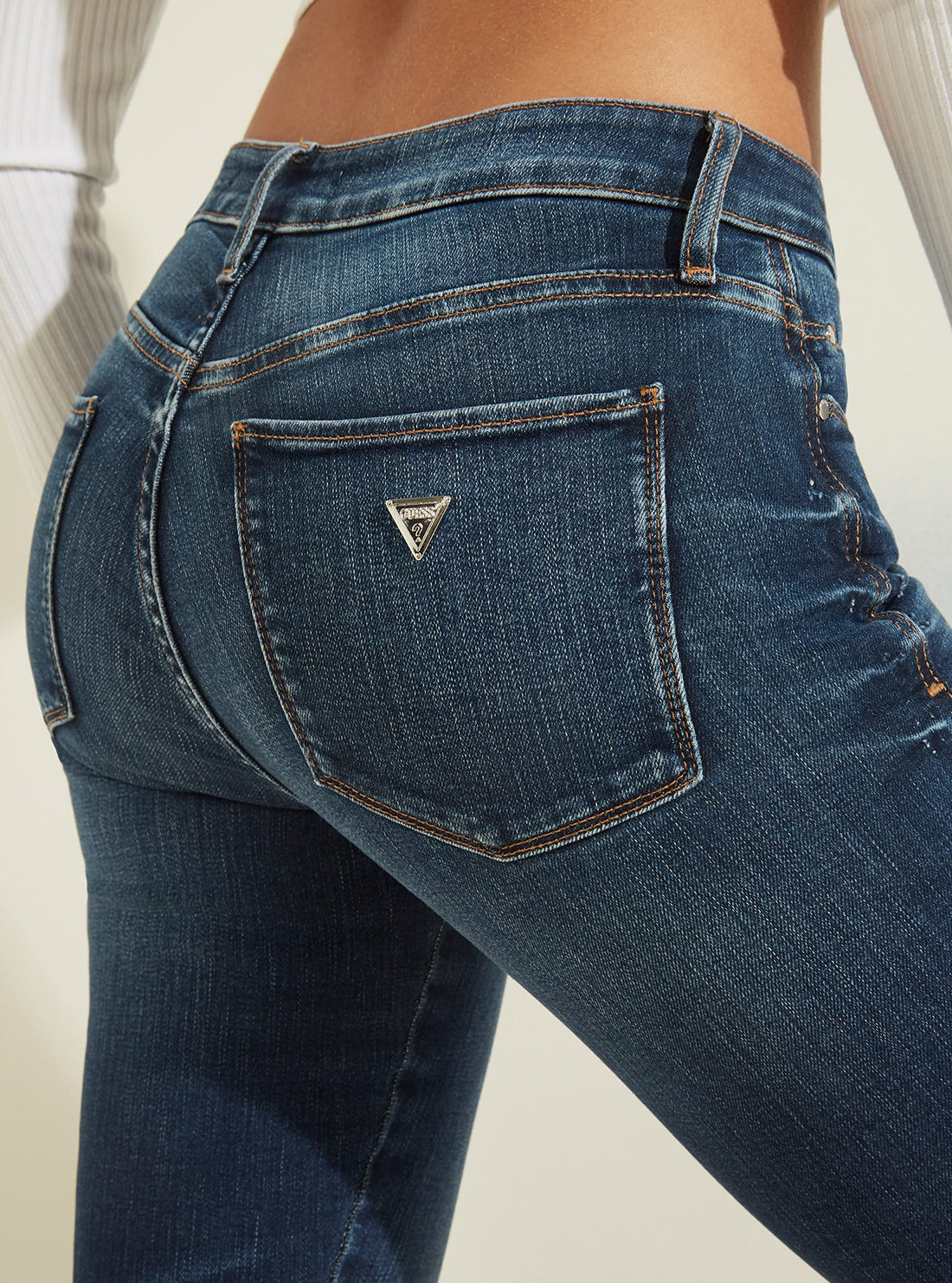 GUESS Womens  Mid-Rise Luxe Sexy Curve Denim Jeans In Medium Wash WB8AJ3R3KI1 Detail View