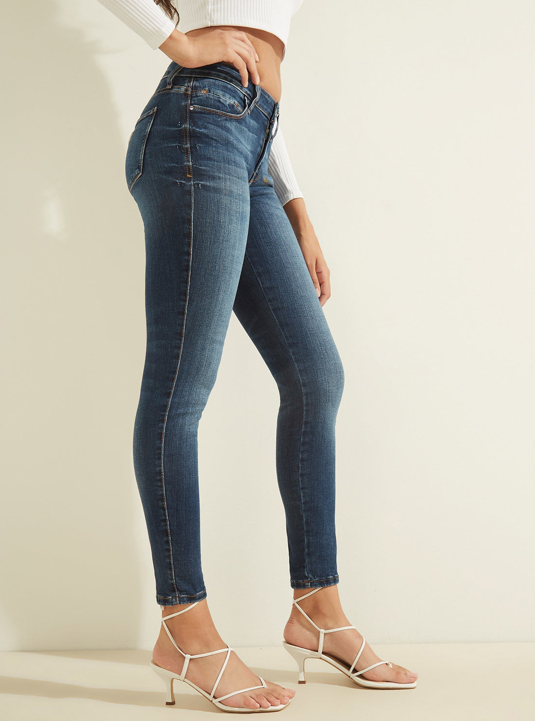 GUESS Womens  Mid-Rise Luxe Sexy Curve Denim Jeans In Medium Wash WB8AJ3R3KI1 Side View