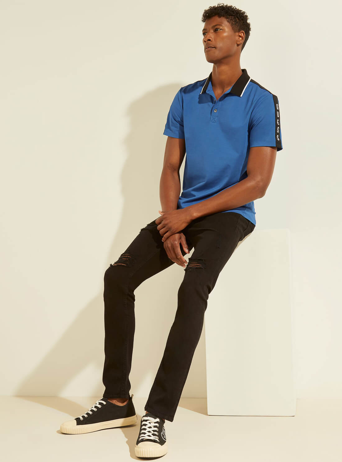 GUESS Mens Electric Blue Pique Logo Taping Polo T-Shirt M91P71R7PU0 Full View
