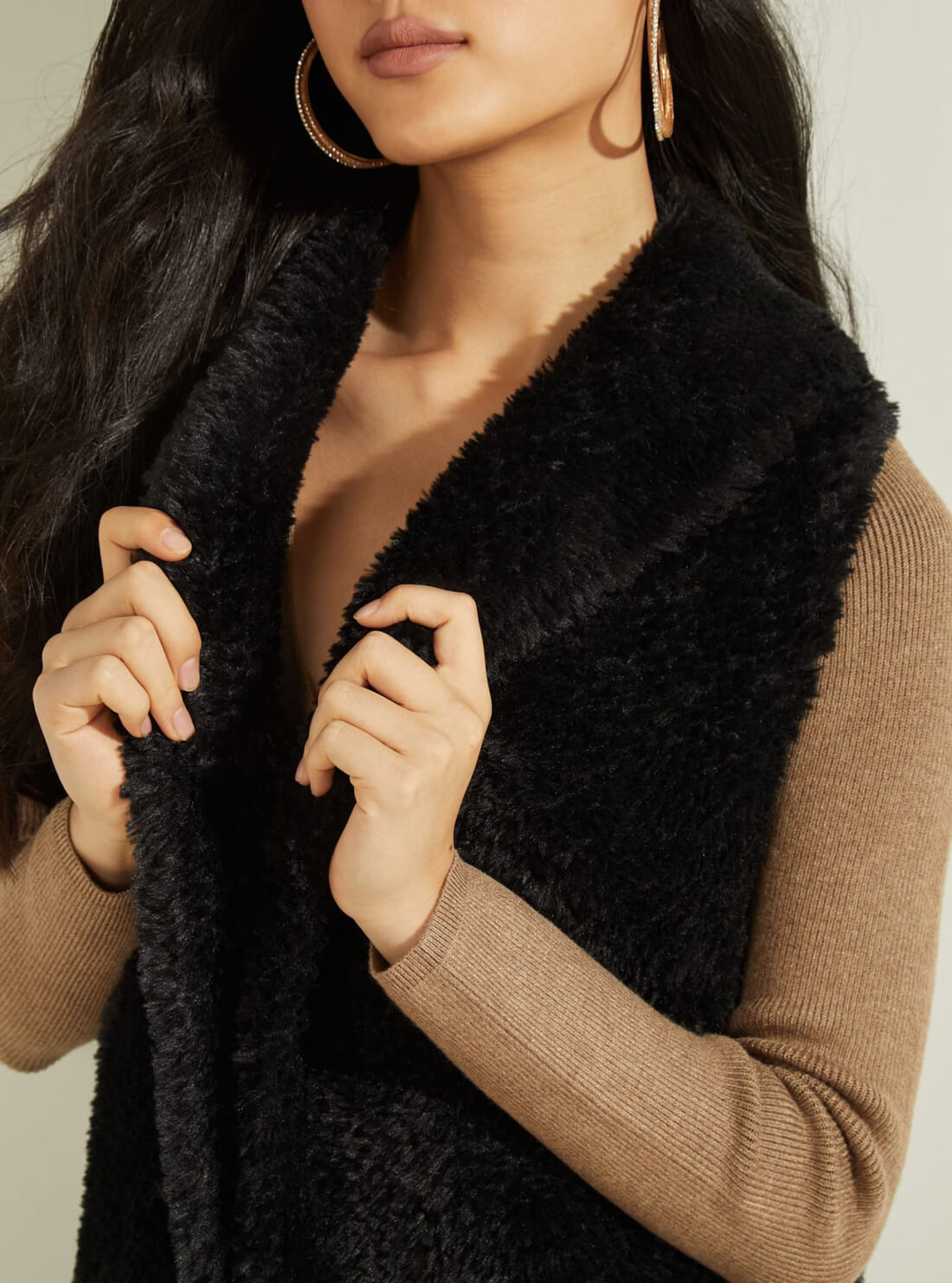 GUESS Womens Black Raffaella Faux-Fur Vest  W1YN06WE3J0 Detail View