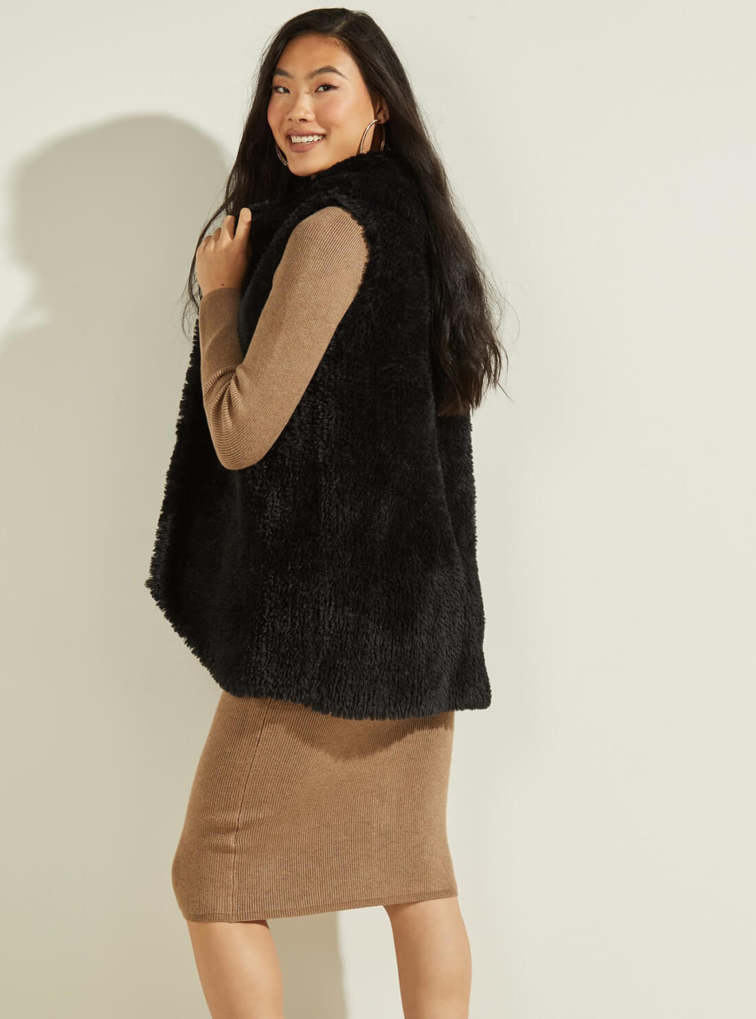 GUESS Womens Black Raffaella Faux-Fur Vest  W1YN06WE3J0 Back View