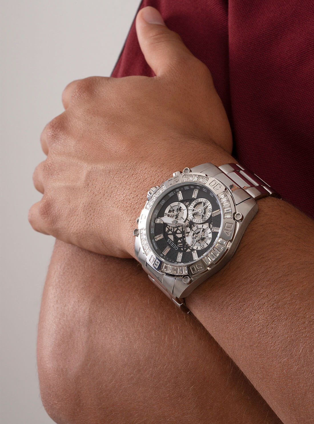    GUESS Mens Silver Trophy Watch GW0390G1 Model View