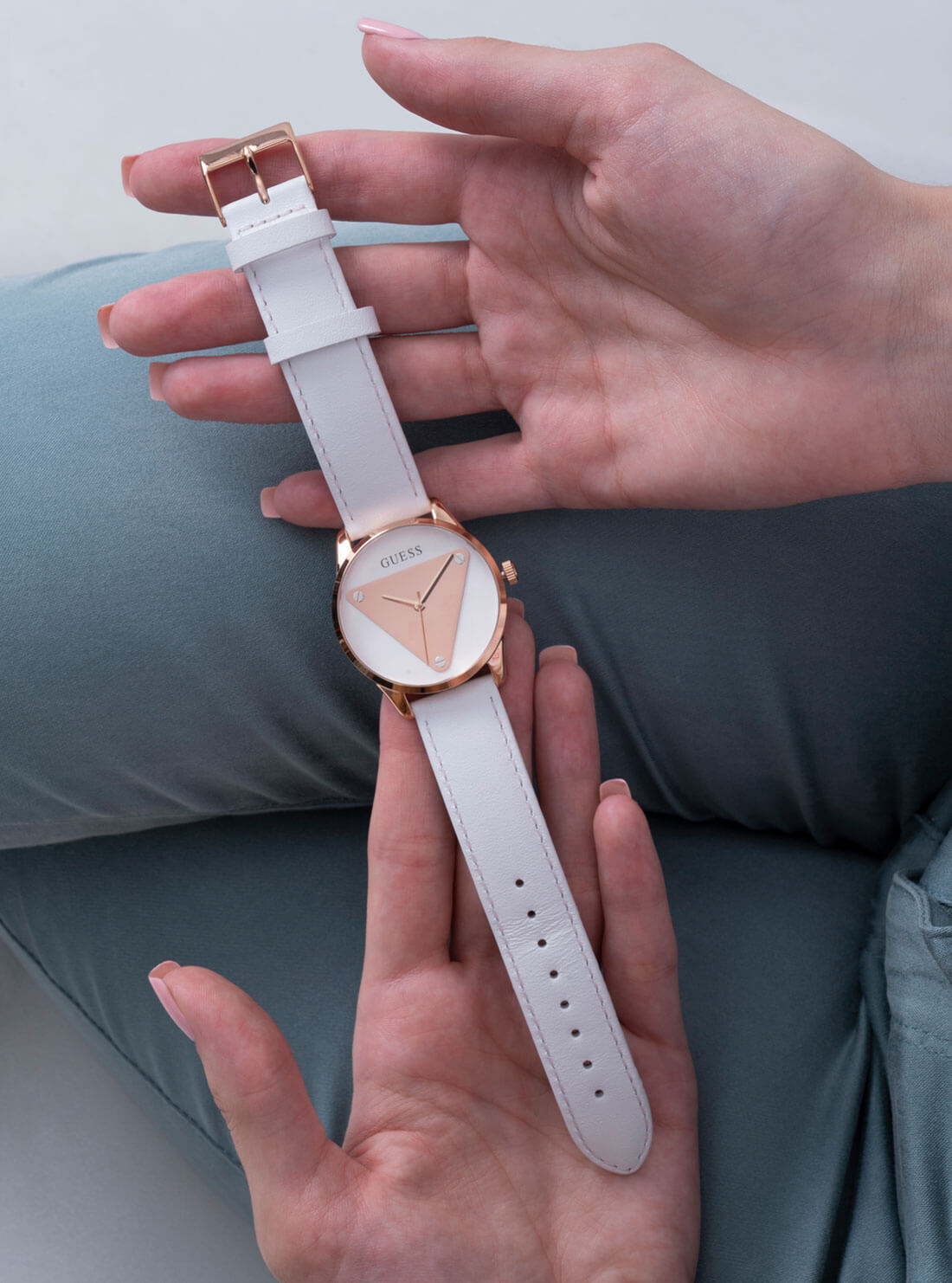   GUESS Womens White Rose Gold Emblem Watch GW0399L2 Model View