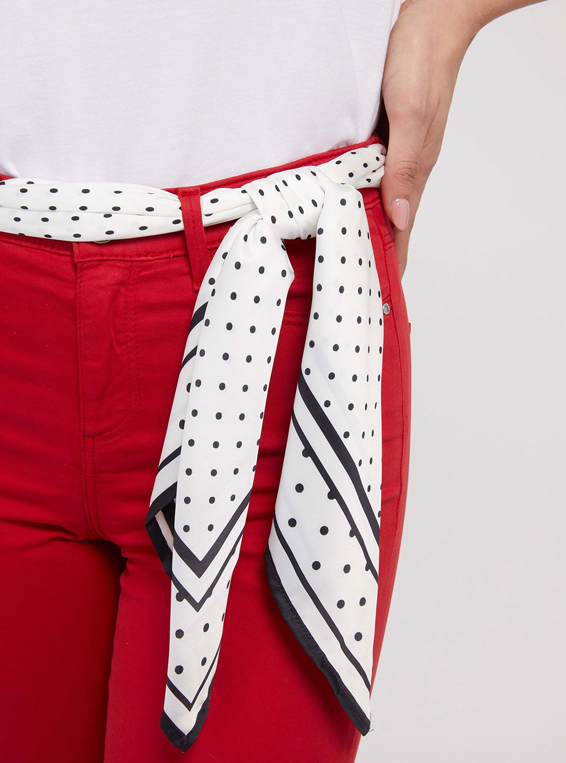 GUESS Womens High-Rise Skinny Fit 1981 Capri Denim Jeans In Rugby Red Wash W2GA74W77RE Detail View