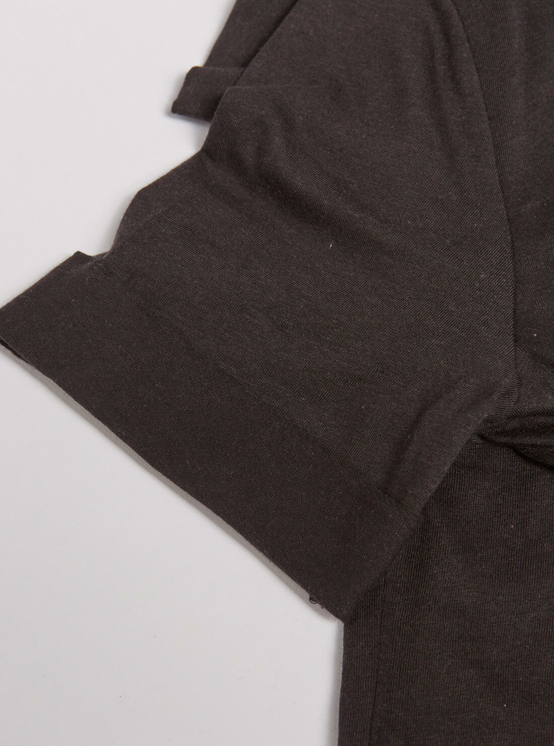 GUESS Womens Eco Black Graphic Danielle Logo T-Shirt W2RI13K9RV0 Sleeve Detail View