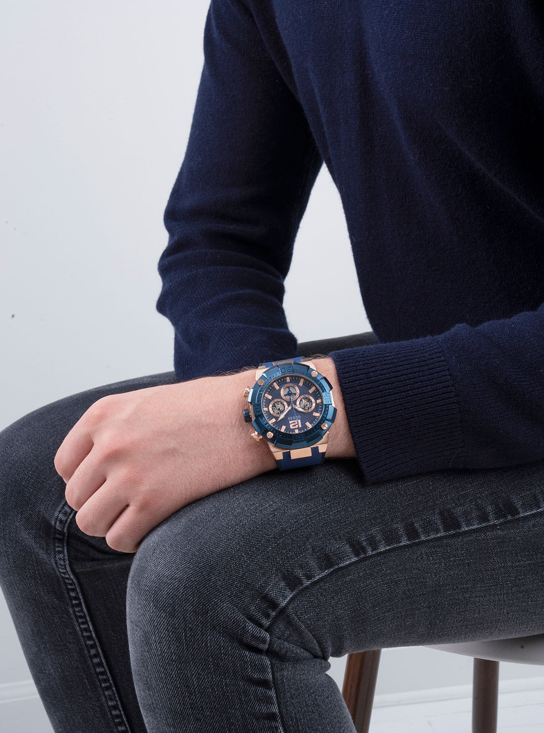 GUESS Mens Blue Navigator Watch GW0264G4 Model View