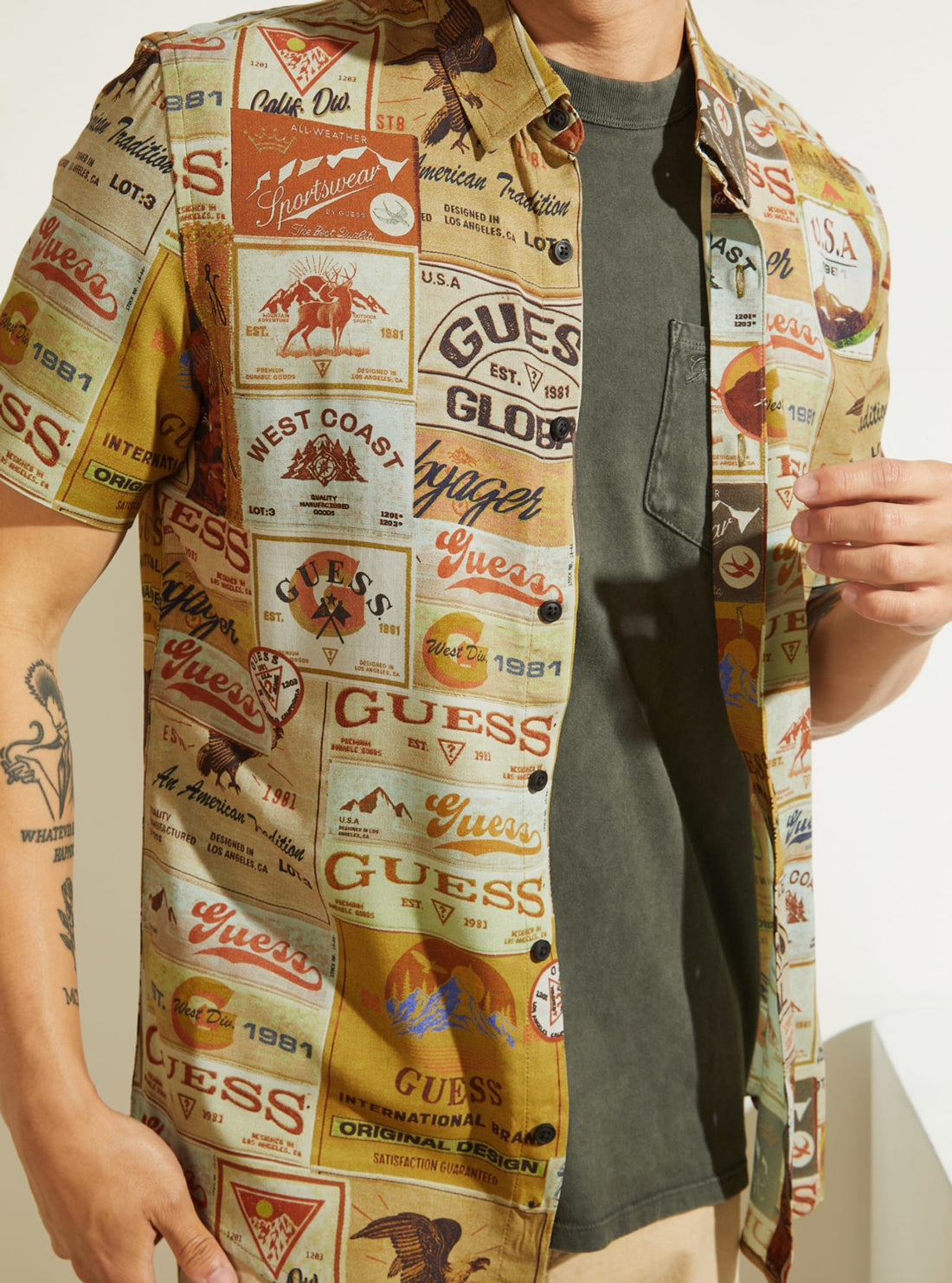 GUESS Mens Eco Pop Art Print Vintage Poster Shirt M1BH06WD4Z0 Detail View