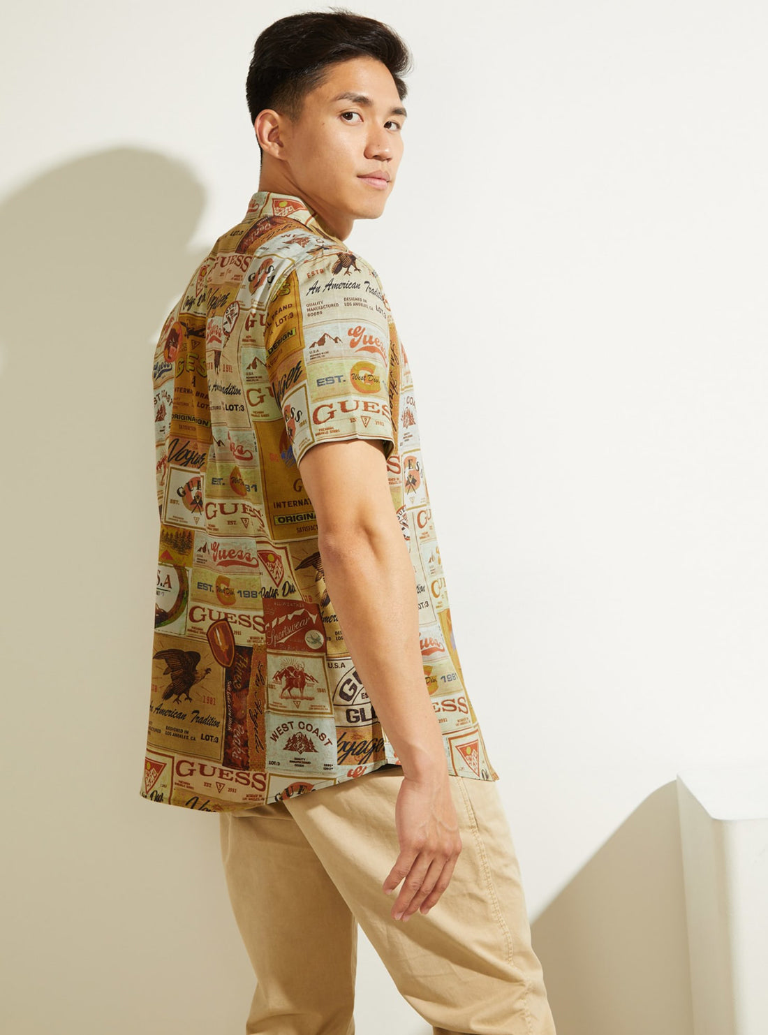 GUESS Mens Eco Pop Art Print Vintage Poster Shirt M1BH06WD4Z0 Back View