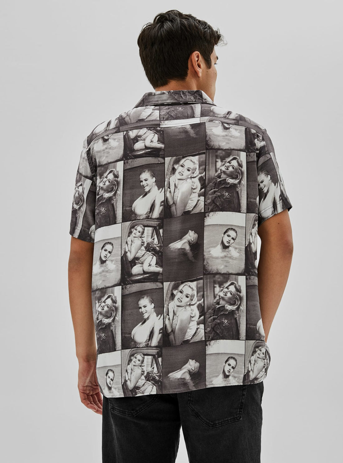 GUESS Mens GUESS Originals x Anna Nicole Smith Black Oliver T-Shirt M1BH08WD4Z1 Back View