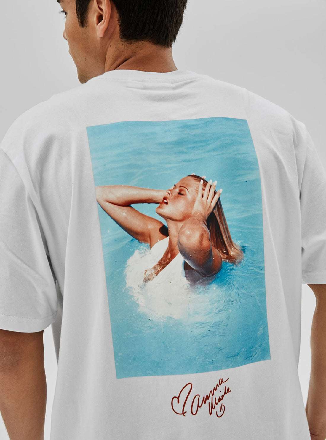 GUESS Mens GUESS Originals x Anna Nicole Smith White Bowyer Oversized T-Shirt M1BI41KAGP0 Back Detail View