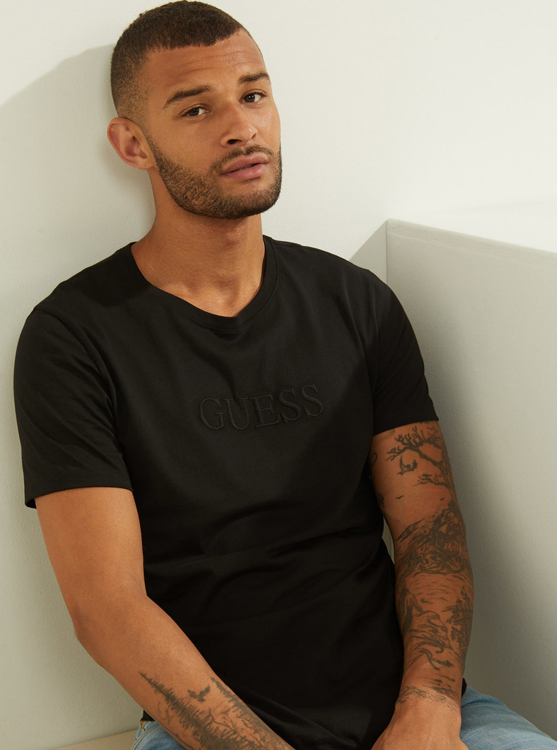GUESS Mens Black Pima Logo Crew Neck Tee    M82P64R7HD0 Model Front View