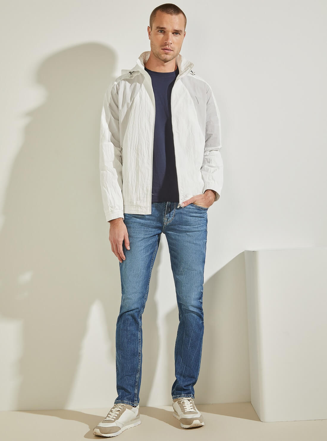 GUESS Mens White Grey Kian Colour-Block Active Jacket U1BA35WO06M Full View