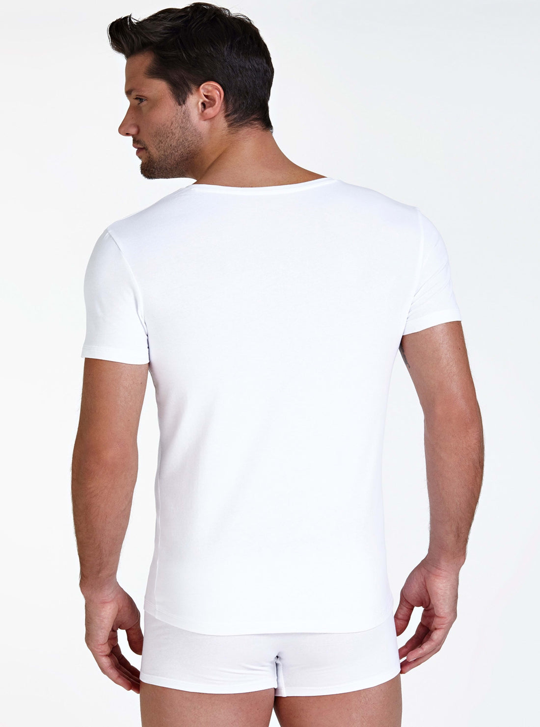 GUESS Mens White Caleb Hero V-Neck T-Shirt 2-Piece Set U97G03JR003 Back View