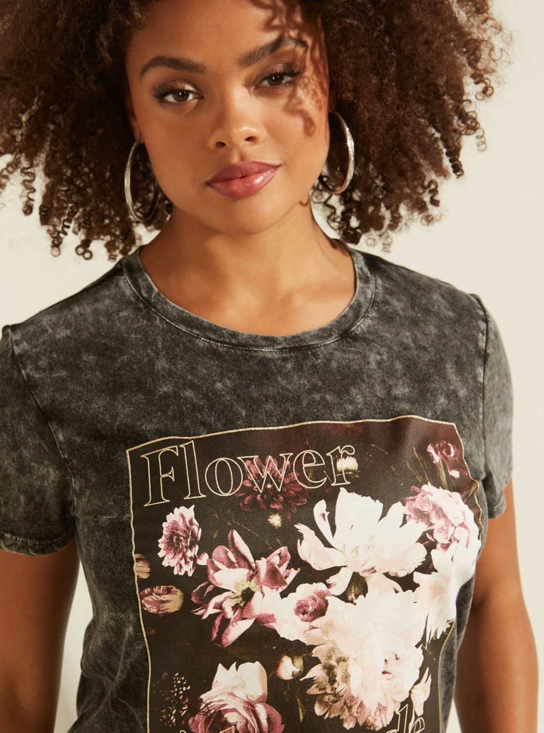 GUESS Womens Eco Black Graphic Flower A La Mode Easy T-Shirt W1BI26K9RV0 Detail View