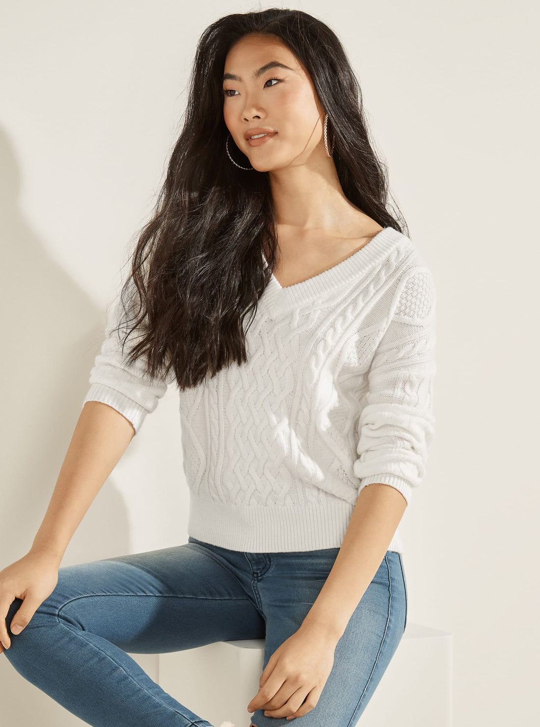 GUESS Womens White Noemi Cable Knit Sweater Top W1BR50Z2QA0 Front Model View