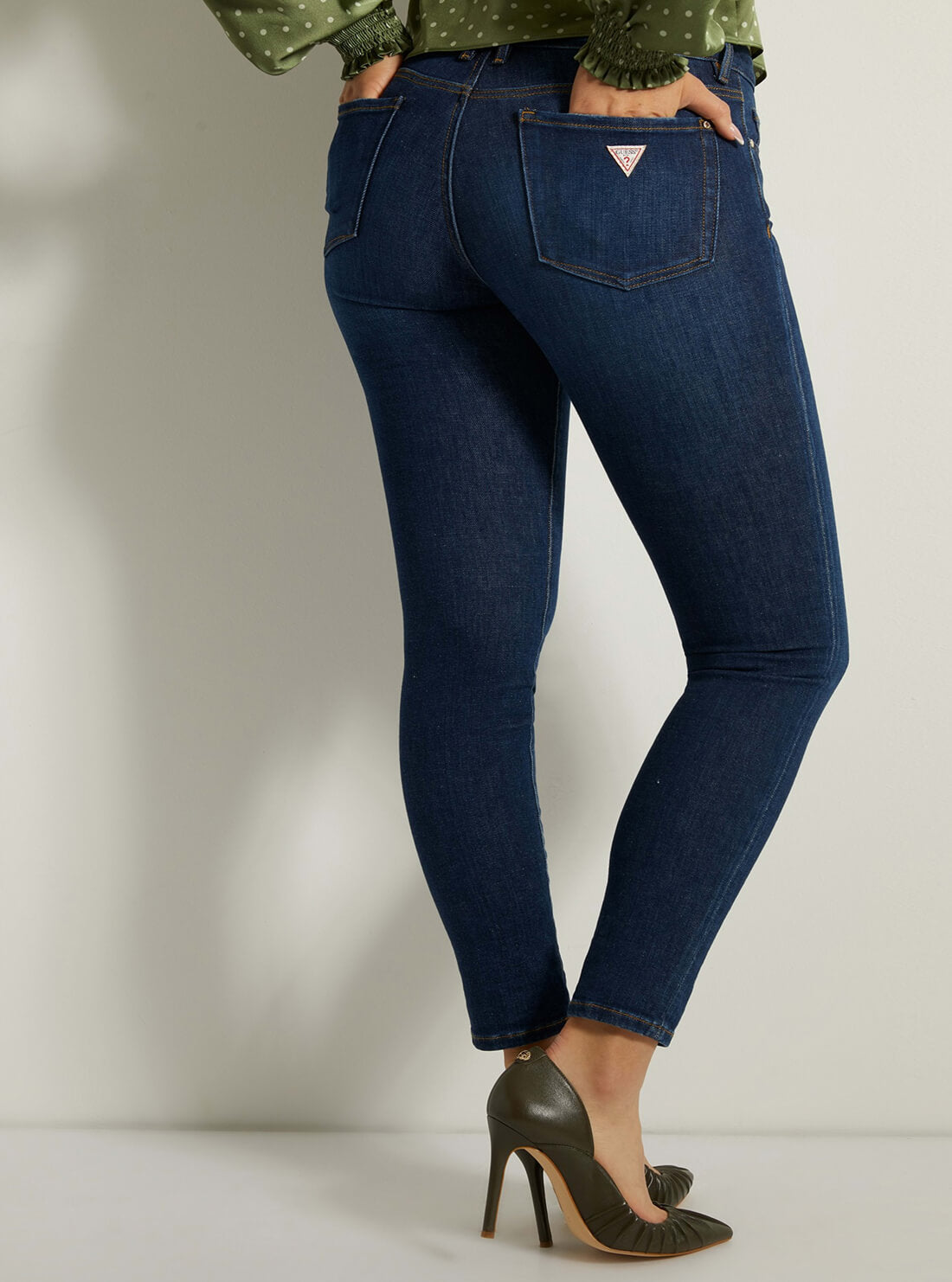 GUESS Womens Annette Mid-Rise Skinny Denim Jeans in Dark Wash W1YA99D4GV1 Back View