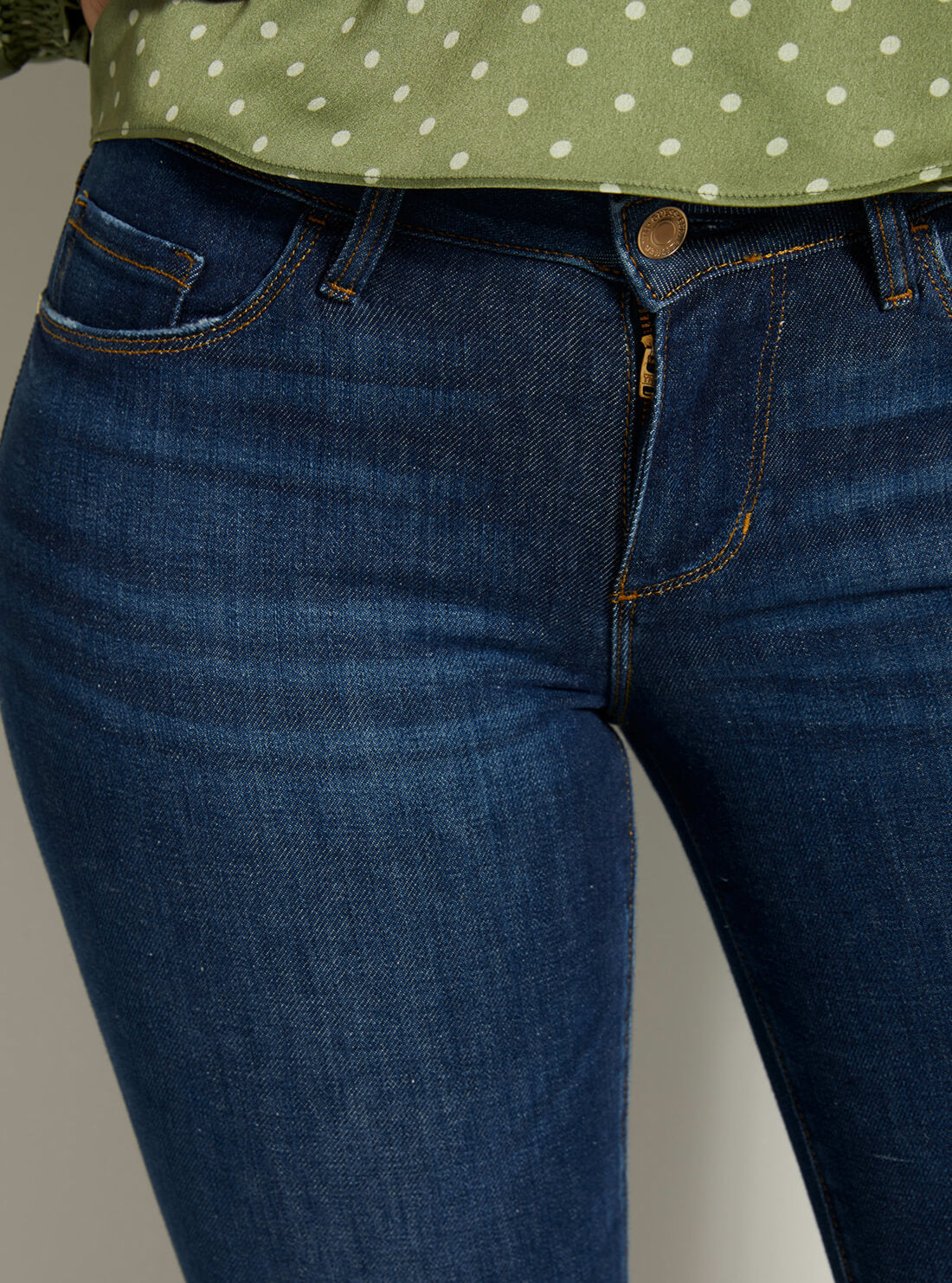 GUESS Womens Annette Mid-Rise Skinny Denim Jeans in Dark Wash W1YA99D4GV1 Front Detail  View