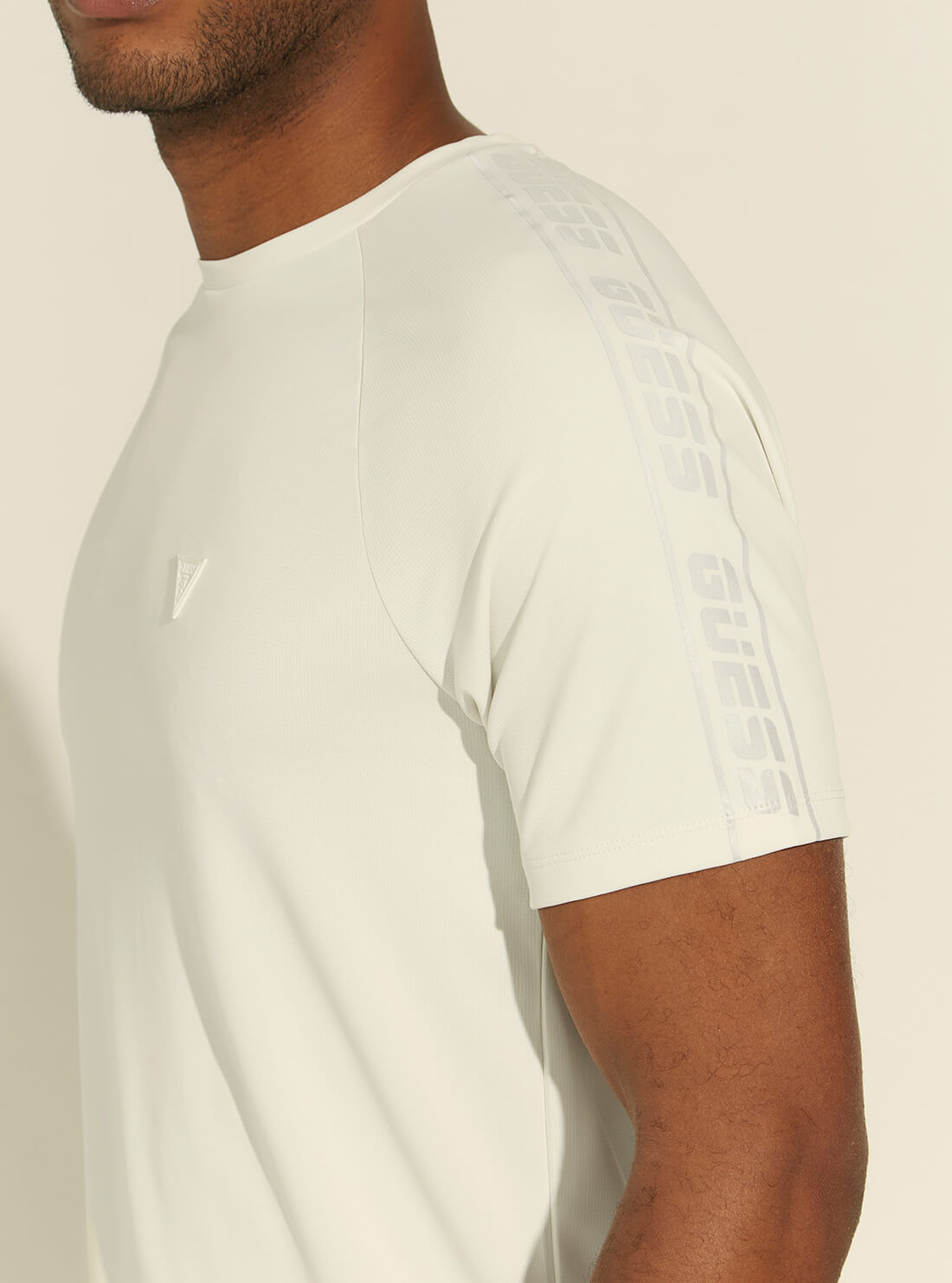 GUESS Mens White Arnold Tech T-shirt U1YA14JR06M Detail View