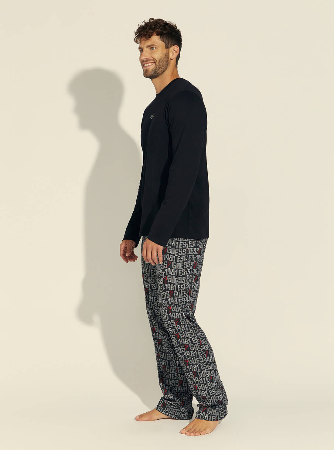 GUESS Mens Black 1981 Logo Cotton Pyjama 2-Piece Set U1BX01JR018 Side View