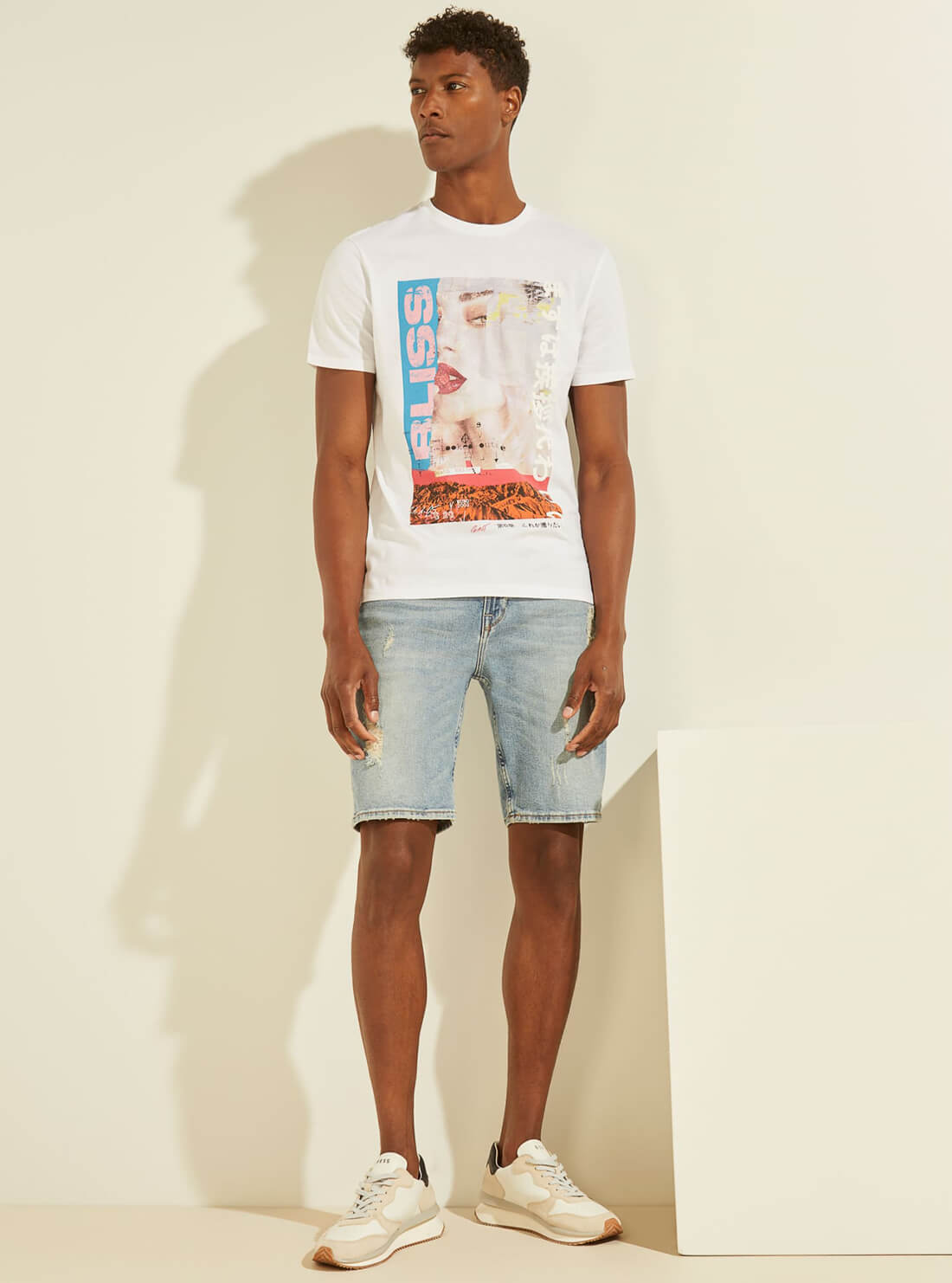 GUESS Mens Eco White Graphic Bliss Crewneck T-Shirt MBYP63RARC1 Full View
