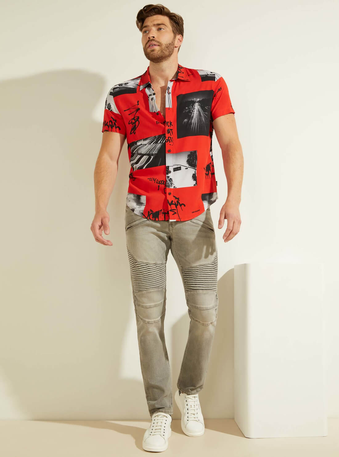 GUESS Mens Eco Red Graphic Rayon Play T-Shirt M1GH35RD4Z Model Full View