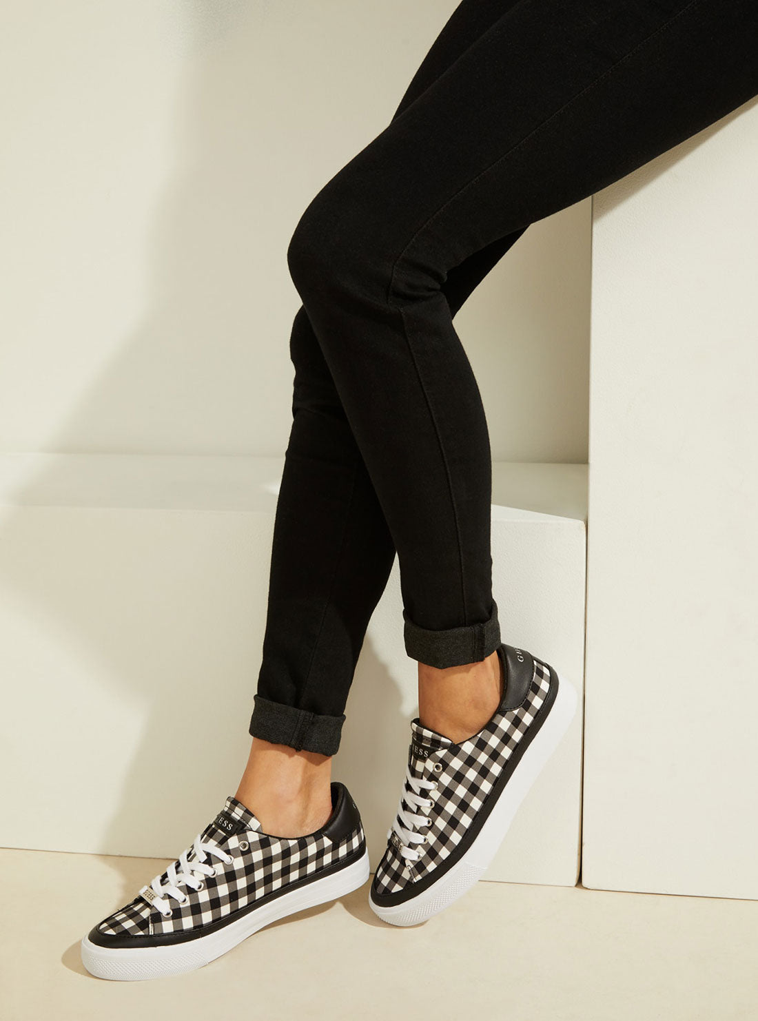 GUESS Womens Black Gingham G-Logo Leenie Low Top Sneakers GWLEENIE Model View