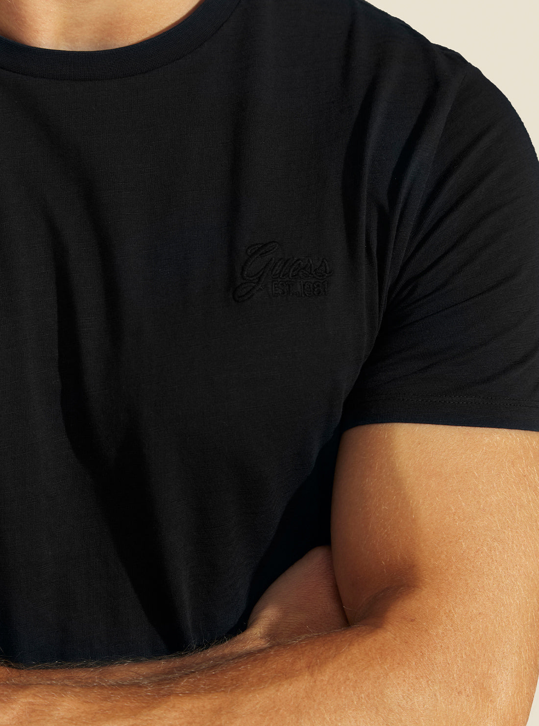 GUESS Mens Black GUESS EST.1981 Basic T-Shirt M1BI04K6XN1 Detail View