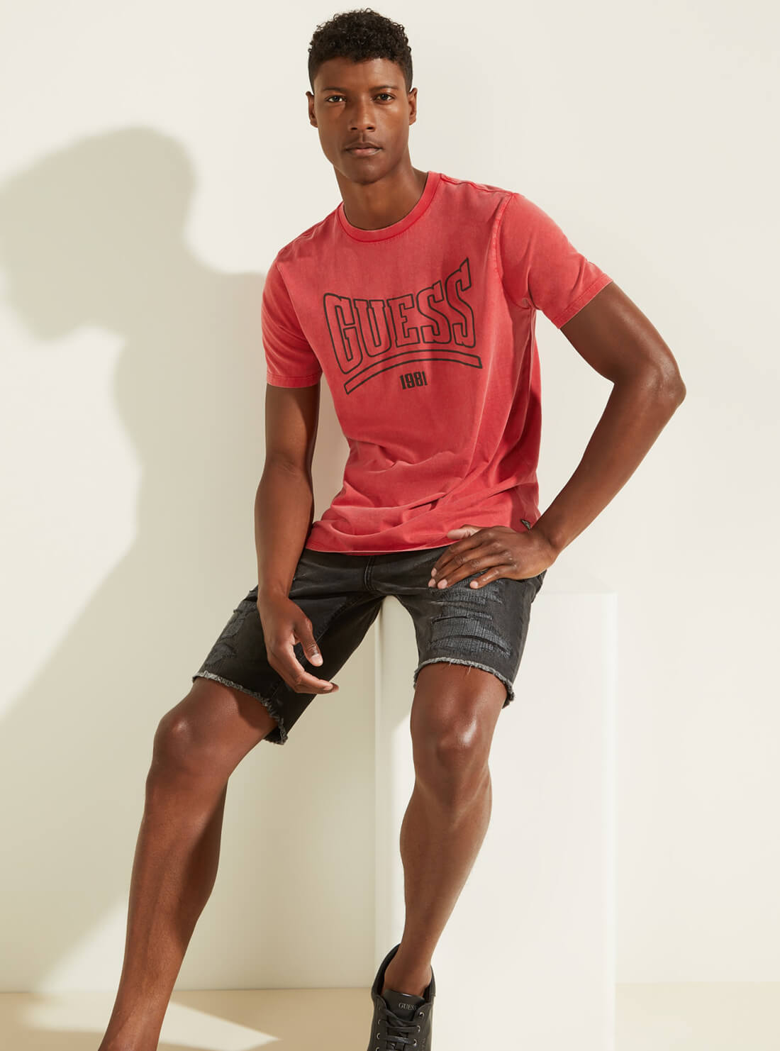 GUESS Mens Red Heritage Logo T-Shirt MBGI31R9RM3 Front View
