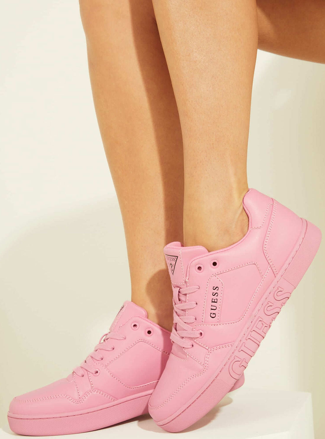 GUESS Womens  Pink Julien Embossed Low-Top Sneakers JULIEN2-A Model View
