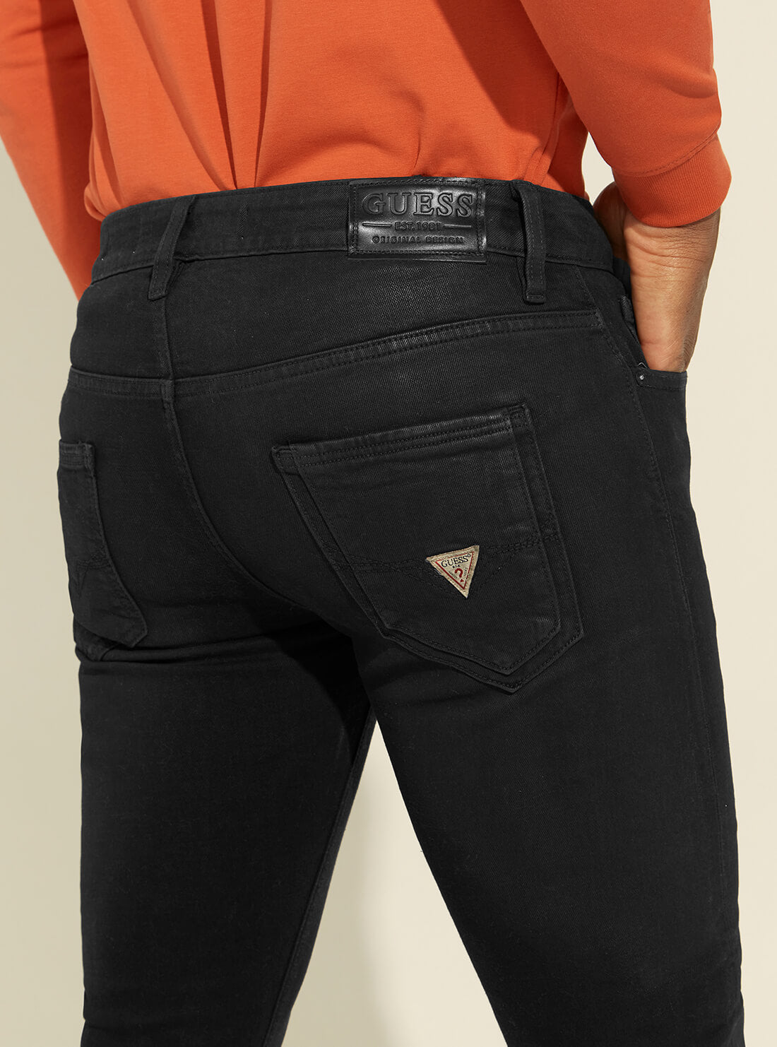 GUESS Mens Low-Rise Miami Skinny Denim Jeans in Black Wash M1YAN1D3Y2E Detail View