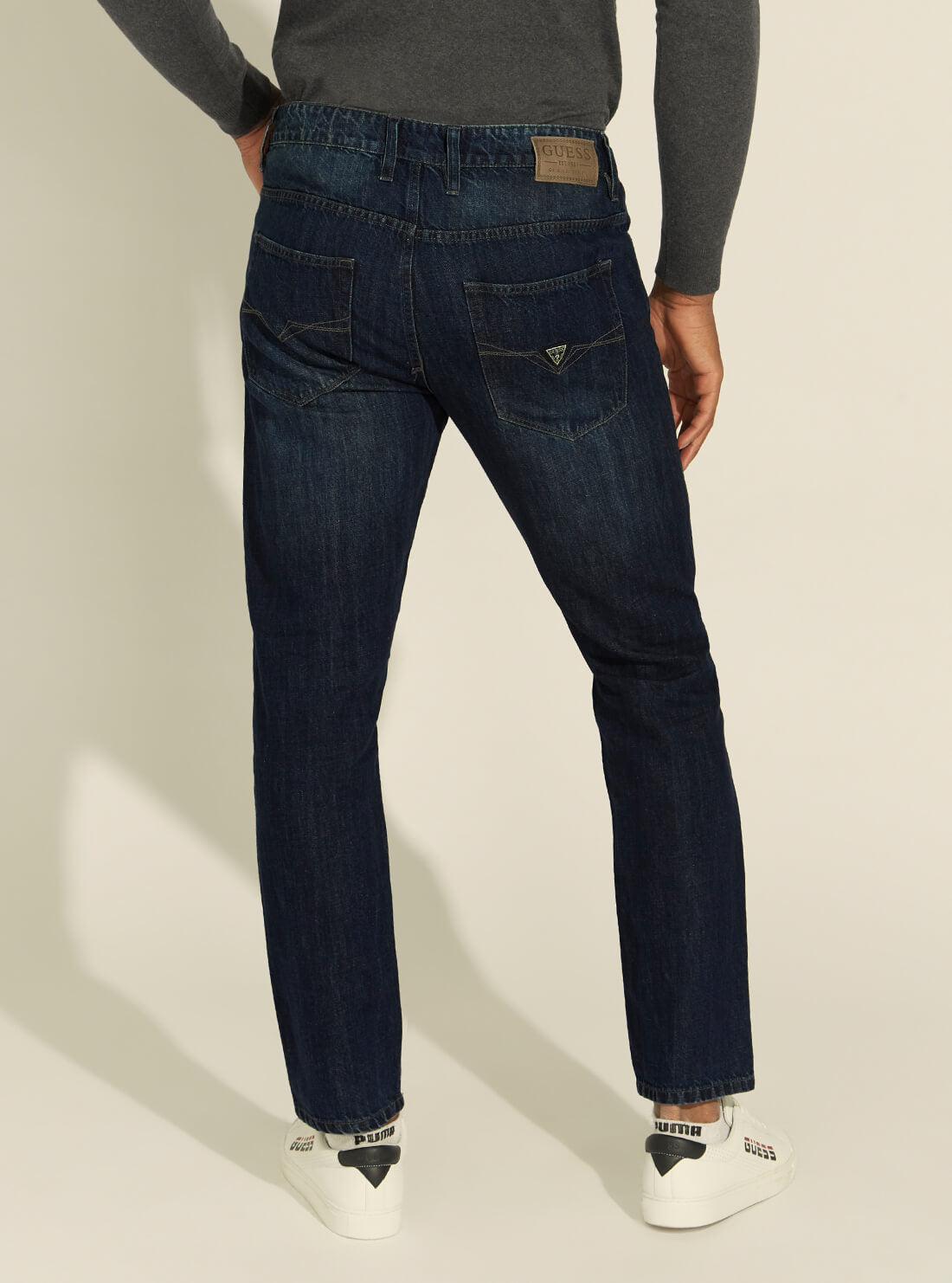GUESS Mens Mid-Rise Athletic Tapered Linen Denim Jeans in Echo Wash M1YAR5R4CI0 Back View