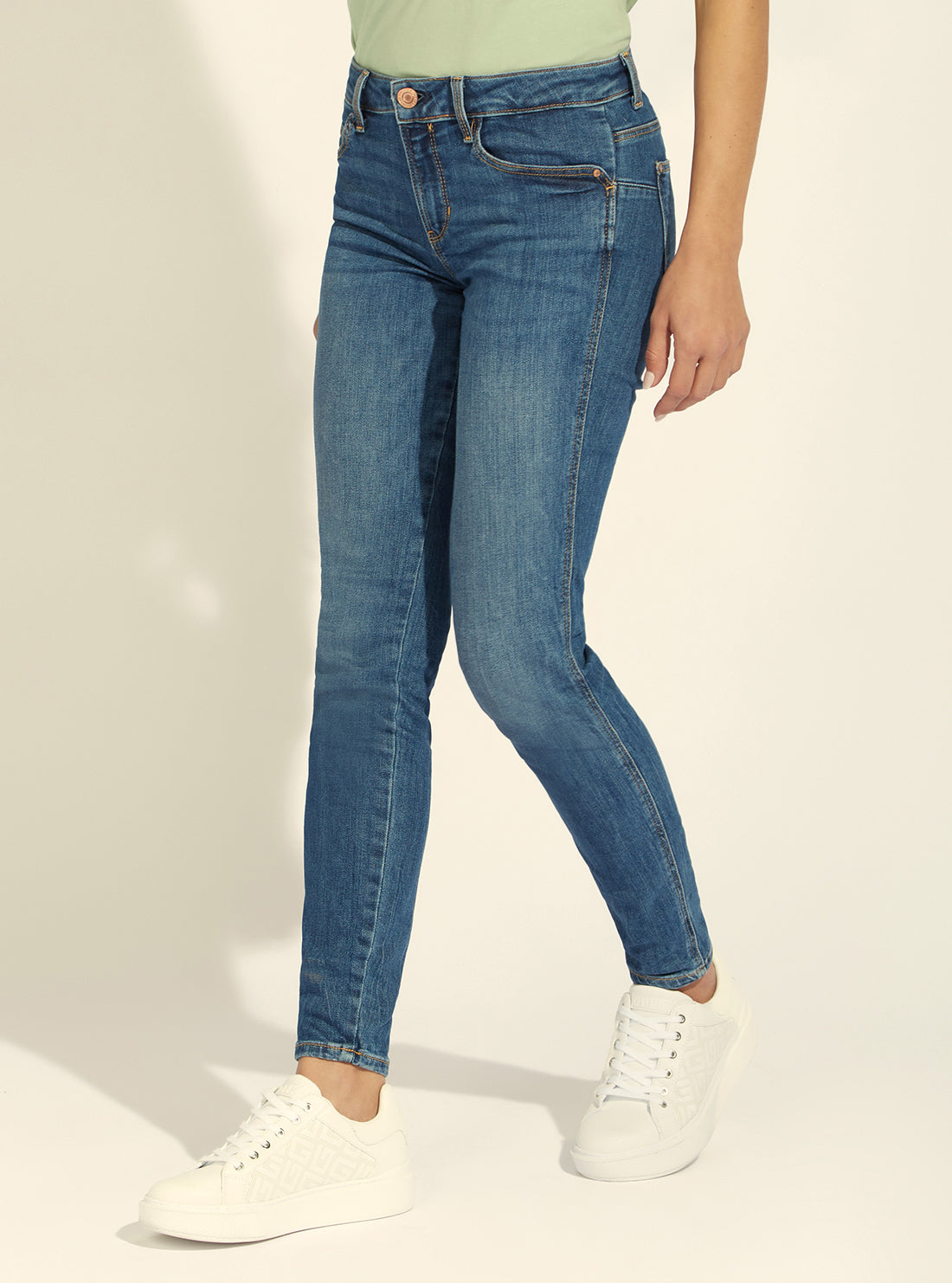 GUESS Womens Mid-Rise Skinny Curve Denim Jeans in Carry Mid Wash W1YAJ2D4GV2 Side View