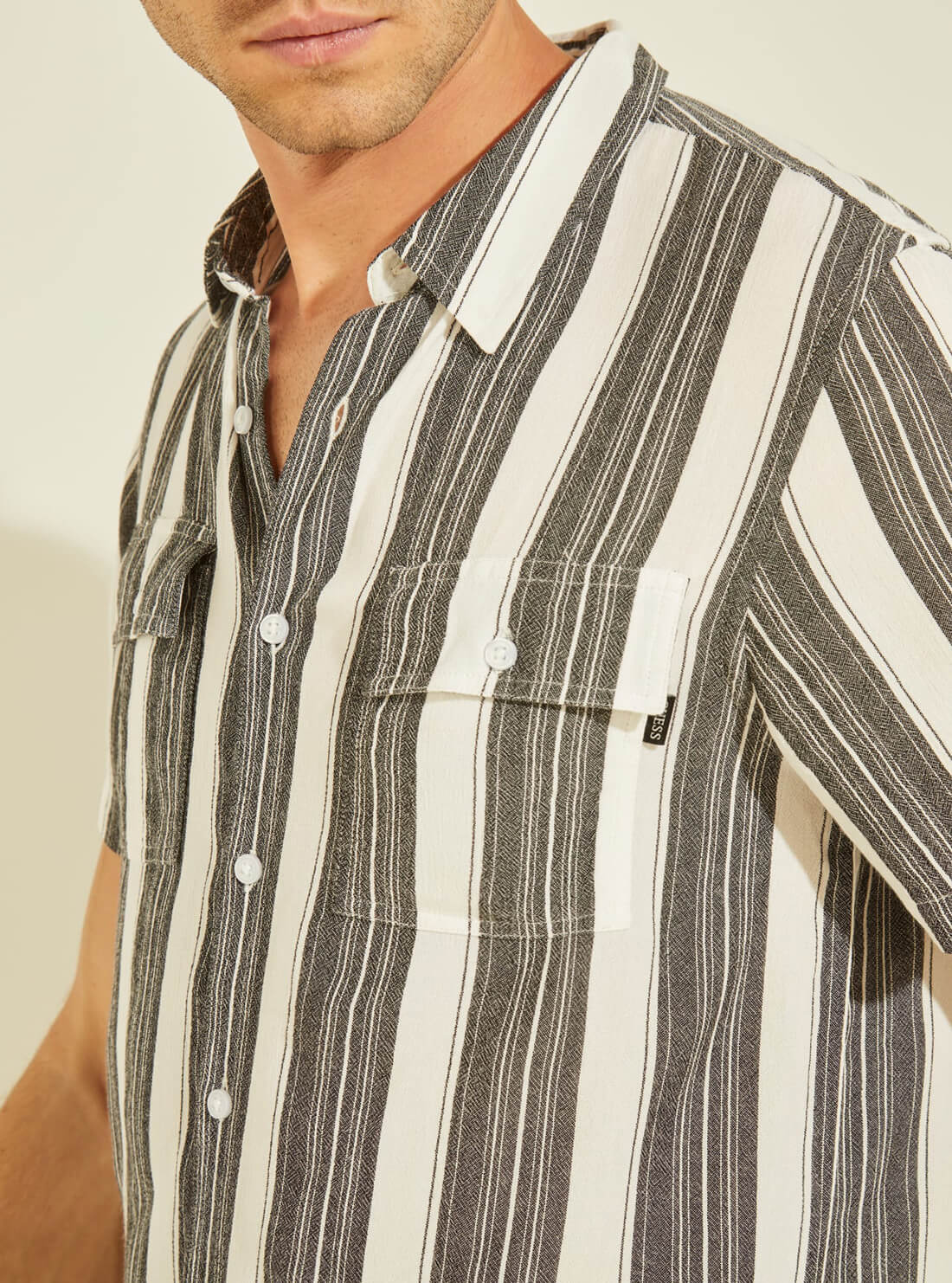 GUESS Mens Safari Stripe Button-Down Shirt M1YH05RDZV0 Detail View